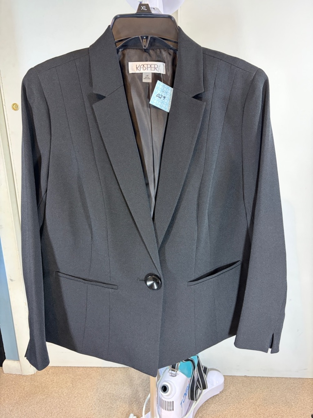 EUC 14P  Kasper Black Single-Button Tailored Blazer 14 petite